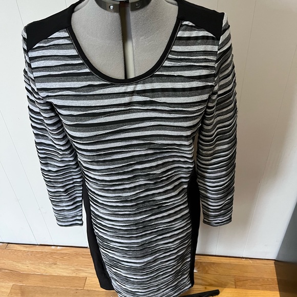 Grey layered stripped dress - Picture 1 of 5